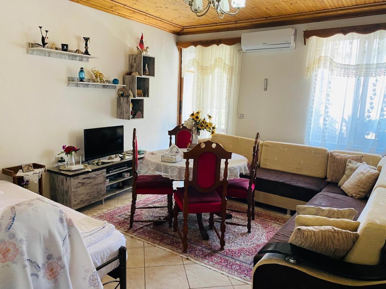 Hida Guest House Gjirokastër Екстериор снимка